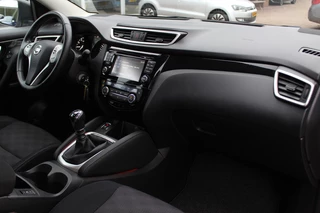 Nissan QASHQAI Nissan QASHQAI 1.2 N-Connecta / Trekhaak / Panoramadak / 360Camera / 18'' / Keyless / Navigatie / Getint glas / DAB / Cruise Control - afbeelding nr 13