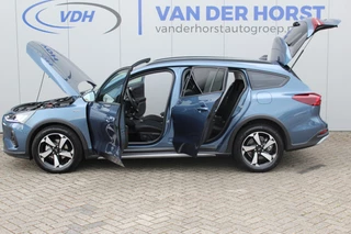 Ford Focus Trekgewicht 1.500kg ! Slechts 6.600km ! Ruim €. 9.000,- beneden de nieuwprijs ! Volautm. airco dual, navigatie, telefoonvoorb., adaptive cruise control, LED verlichting, metallic lak, camera, front-, lane- en side assist, LM wielen, Isofix etc. - afbeelding nr 6