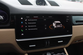 Porsche Cayenne Porsche Cayenne 3.0 E-Hybrid Platinum Edition / Trekhaak / Panoramadak / 360Camera / 22'' / Matrix LED / Luchtvering / Sportdesign / Sportchrono / Keyless / Stoelventilatie / Stuurverwarming / Dodehoek / DAB / ACC - afbeelding nr 24