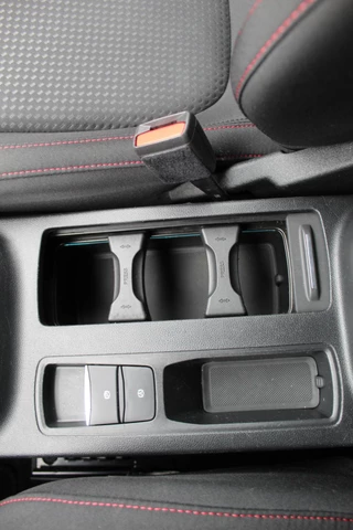 Ford Focus Climate control , Navigatie, Cruise control , Dodehoek detectie Voorruitverwarming , Camera , Trekhaak - afbeelding nr 29