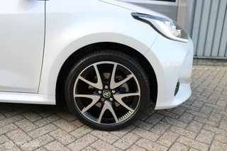 Toyota Yaris Toyota Yaris 1.5 Hybrid Executive | Panoramadak | JBL Sound | Trekhaak | Head Up | 17 Inch | Stuurverwarming. - afbeelding nr 49