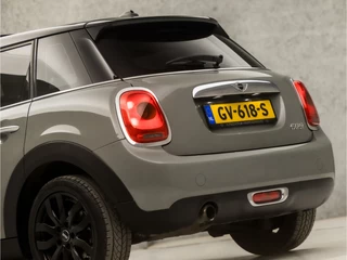 MINI Cooper Automaat (PANORAMADAK, 5 DEURS, GROOT NAVI, STOELVERWARMING, LEDER, SPORTSTOELEN, GETINT GLAS, NIEUWE APK, CRUISE, NIEUWSTAAT) - afbeelding nr 14