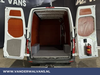 Mercedes-Benz Sprinter Mercedes-Benz Sprinter 316 CDI 163 pk 3500kg Trekhaak L2H2 Euro6 Airco | Camera | Apple Carplay Android Auto, Cruisecontrol, Parkeersensoren - afbeelding nr 3