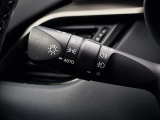 Toyota C-HR Toyota C-HR 1.8 Hybrid Executive | 24mnd Garantie | Incl. Beurt & APK | - afbeelding nr 37
