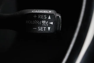 Toyota C-HR Toyota C-HR 2.0 Hybrid First Edition | 184pk | Stoelverwarming | Carplay | Adaptive cruise | Trekhaak | Camera | Navigatie | Full LED - afbeelding nr 16