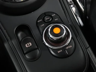 MINI Countryman MINI Countryman Mini 1.5 Cooper Sport AUTOMAAT [APPLE CARPLAY, CAMERA, STOELVERWARMING, CRUISE, CLIMATE, NIEUWSTAAT] - afbeelding nr 18