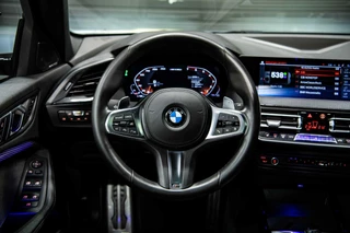 BMW 1 Serie BMW 1-serie M135i xDrive High Executive Edition | Panodak | HUD | H&K | Leder | NL auto | - afbeelding nr 8