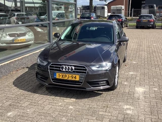 Audi A4 Audi A4 Avant 2.0 TDI navi, xenon, trekhaak, nette auto - afbeelding nr 2