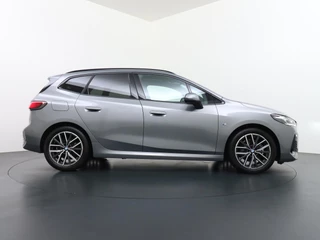 BMW 2 Serie BMW 2-serie Active Tourer 220i M-Sport HARMAN KARDON AUDIO| PANO |360 CAMERA | MEMORY SEAT - afbeelding nr 8