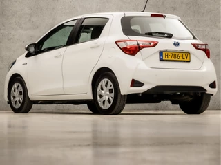 Toyota Yaris Toyota Yaris 1.5 Hybrid Active Automaat (CAMERA, CLIMATE, CRUISE, SPORTSTOELEN, LANE ASSIST, ELEK RAMEN, BLUETOOTH, NIEUWSTAAT) - afbeelding nr 3