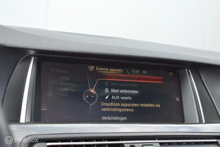 BMW 5 Serie BMW 520d Touring Luxury Mineralgrau Leder Pano HUD 360°Cam Comfortstoelen Keyless 18