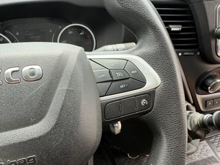 Iveco Daily Iveco Daily 35C18 3.0 L2H2 Airco Cruise Control 3,5 Tons Trekhaak 5-26 APK Lucht geveerde stoel - afbeelding nr 21