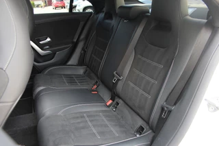 Mercedes-Benz CLA Mercedes-Benz CLA 250 e Premium Plus AMG | Pano | Sfeer | Adaptief | Camera - afbeelding nr 19
