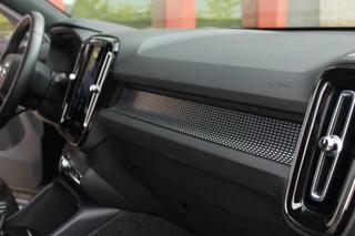 Volvo XC40 Volvo XC40 T5 Recharge R-Design | Parkeercamera | Glossy Black | Keyless - afbeelding nr 31