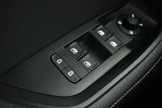 Škoda Superb Skoda Superb 1.4 TSI iV Business Edition Plus | Trekhaak | Stoelverwarming | Camera | Carplay | Virtual Cockpit | Keyless | Full LED | Memory | Navigatie - afbeelding nr 31
