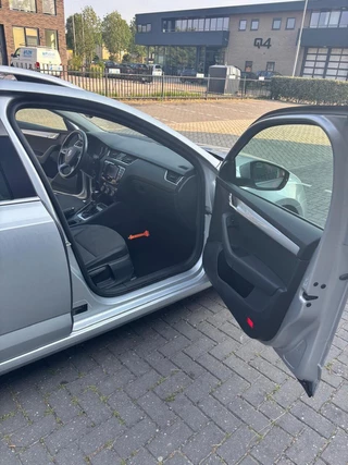 Škoda Octavia Skoda Octavia Combi 1.6 TDI DSG Elegance Businessline - afbeelding nr 9
