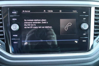 Volkswagen T-Roc Volkswagen T-Roc Cabrio 1.5 TSI 150PK AUTOMAAT R-LINE | VIRTUAL COCKPIT | STOEL/STUUR VERWARMING | 19