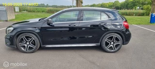 Mercedes-Benz GLA Mercedes GLA-klasse 220  4 matic  amg pakket panoramadak - afbeelding nr 2