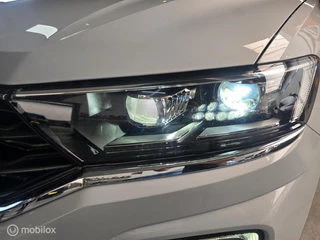 Volkswagen T-Roc Volkswagen T-Roc 1.5 TSI Sport R Line/ ACC/ Virtual/ Park.hulp - afbeelding nr 11