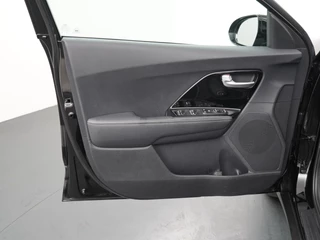 Kia Niro Kia Niro 1.6 GDi Hybrid DynamicLine - Navigatie - Camera - Climate control - Cruise control - All Season - Fabrieksgarantie tot 09-2026 - afbeelding nr 27
