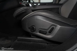 Volvo XC60 Volvo XC60 2.0 B5 R-Design PANO|LED|H&K|360CAMERA|MEMORY|HUD - afbeelding nr 19
