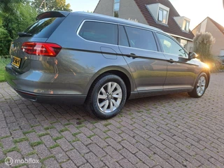 Volkswagen Passat Volkswagen Passat Variant 1.6 TDI Business Edition +Carplay - afbeelding nr 12