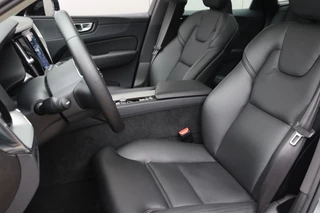 Volvo XC60 Pano/LED/Leder/Elek. sportstoelen+mem/Keyless/Camera/Virtual Cockpit/DAB+ - afbeelding nr 10