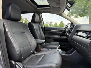 Mitsubishi Outlander Mitsubishi Outlander 2.0 PHEV Instyle 2e Eigenaar,Navi,Schuifdak,Camera,Stoelverwarming,Leder,Clima,Cruise,Pdc V+A,Nieuwe Apk bij Aflevering - afbeelding nr 7