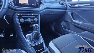 Volkswagen T-Roc Volkswagen T-Roc 1.5 TSI R-LINE 52834 KM NAVI HOOGZITTER!!! - afbeelding nr 10