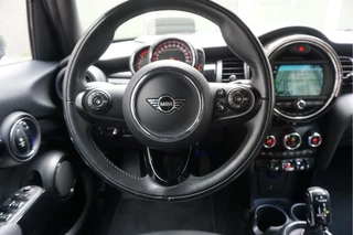 MINI Cooper MINI Cooper Mini 1.5 Pepper | NL AUTO | HUD | Sportinterieur (leer/ stof/ stoelverwarming) | Apple Carplay | Sfeerverlichting | 17inch | LED pakket | Keyless GO/ ENTRY | DUAL ZONE CLIMATE | Bonnet Stripes | Zwart dak | Front- achterspoiler - afbeelding nr 11