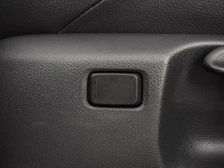 Toyota Yaris Toyota Yaris DEMO 1.5 Hybrid 130 Executive | Stuur en Stoelverwarming | PDC V+A | - afbeelding nr 17