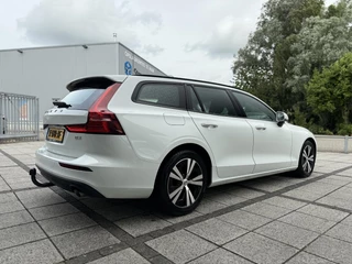 Volvo V60 Volvo V60 2.0 B3 Aut. 163pk MHEV Momentum | Navi | LED | Trekhaak | LMV - afbeelding nr 6