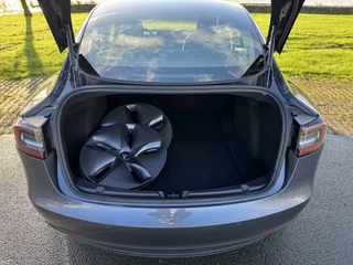 Tesla Model 3 - afbeelding nr 4