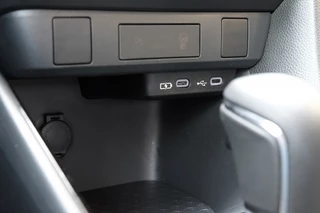Toyota Yaris Toyota Yaris Hybrid 115 First Edition Automaat | Apple Carplay / Android auto - afbeelding nr 28
