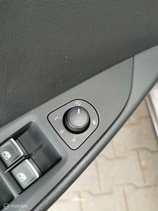 SEAT Leon Seat Leon ST 1.4 TSI FR 125PK/CRUISE/CAMERA/DCC/CARPLAY/LED - afbeelding nr 32