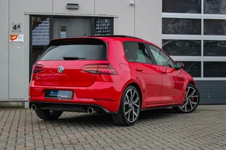 Volkswagen Golf Volkswagen Golf 2.0 TSI GTI Performance PANO | LED - afbeelding nr 2