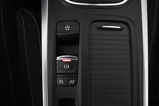 Renault Mégane Renault Mégane 1.3 TCe Limited | Carplay | Camera | Navigatie |  Sfeerverlichting | Keyless | Climate control | Cruise control | Parkeerhulp - afbeelding nr 8