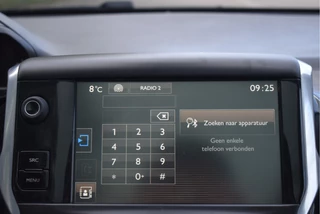 Peugeot 2008 | NL-Auto | Pano.dak | Nav | Cruise Contr | Climate Contr | PDC | Trekhaak | NAP - afbeelding nr 45