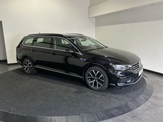 Volkswagen Passat Volkswagen Passat Variant 1.4 TSI PHEV GTE Business | Stoelverwarming | Trekhaak | DSG | Virtual Cockpit - afbeelding nr 1
