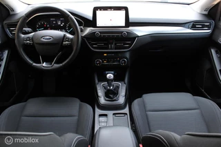 Ford Focus Ford Focus 1.0 EcoBoost 125 PK Titanium Business, Trekhaak, Clima, Donker glas, App connect, Cruise, Clima, Navi, Pdc voor + achter - afbeelding nr 2
