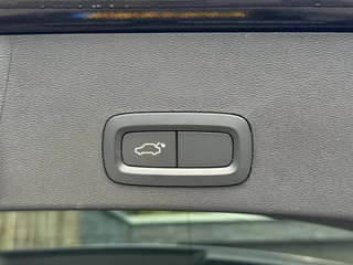 Volvo XC40 Volvo XC40 1.5 T5 Twin Engine R-Design Automaat | Achteruitrijcamera | LED verlichting | Trekhaak uitklapbaar | Stoelverwarming | Climate control | Cruise control adaptief | Dode hoek detectie | Getint glas | Parkeersensoren voor en achter - afbeelding nr 42