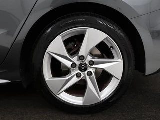 Audi A3 Audi A3 30 TFSI S edition | Carplay | Trekhaak | Sportstoelen | Navigatie | Virtual Cockpit | Half leder | Full LED | Climate control | Cruise control | Getint glas - afbeelding nr 26