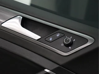 Volkswagen Golf [APPLE CARPLAY, ADAPTIVE CRUISE, SCHUIFKANTELDAK, PDC V+A, TREKHAAK, CLIMATE CONTROL, NAVIGATIE, NIEUWSTAAT] - afbeelding nr 19