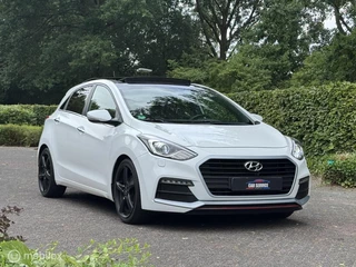 Hyundai i30 Hyundai i30 1.6 GDi Turbo N 186PK/Xenon/PANO/NAVI/SLTVW/LMV - afbeelding nr 4