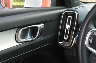 Volvo XC40 Volvo XC40 T2 Essential | Parkeercamera | Stoelverwarming | Leder | Pilot Assist | BLIS | Keyless - afbeelding nr 27