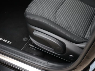 Kia Ceed Sportswagon Kia Ceed Sportswagon 1.6 GDI PHEV DynamicLine I Navi I Keyless I Dodehoekdetectie - afbeelding nr 18