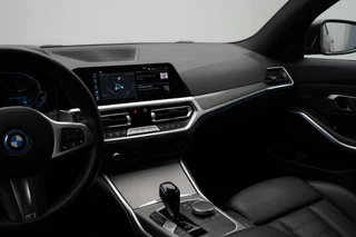 BMW 3 Serie BMW 3-serie Touring 320e High Executive automaat | Laser LED koplampen | M Sport | Panorama dak | lederen bekleding | elektrisch wegklapbare trekhaak - afbeelding nr 31