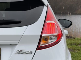 Ford Fiesta Ford Fiesta 1.0 EcoBoost ST Line - Frozen White - Lekker Sportief - afbeelding nr 6