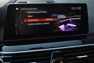 BMW 5 Serie BMW 5-serie Touring 540i xDrive / PANODAK / Soft Close / CAMERA / HUD / KEYLESS - afbeelding nr 38