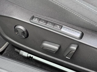 Volkswagen Golf Volkswagen Golf 1.5 TSI 150PK Style IQ LED ACC Pano Carplay - afbeelding nr 18